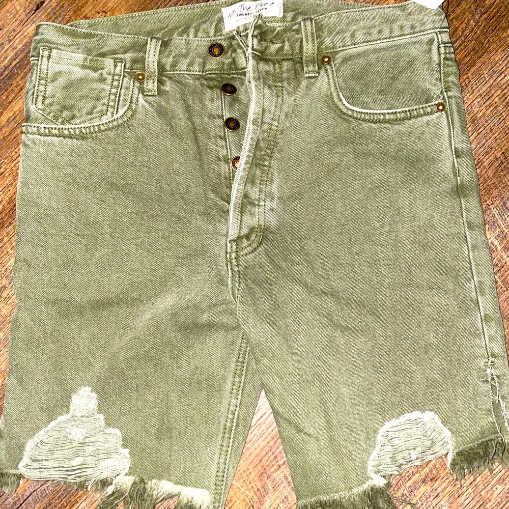 NWT Free People midi distressed shorts